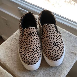 Slip on sneakers Qupid platform animal print size 5 1/2